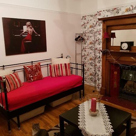 Beautiful Room In Victorian Family Home Илфорд Экстерьер фото